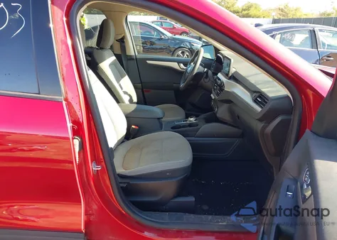 2020 Ford Escape Se z USA, uszkodzony, nr VIN 1FMCU9G68LUC28823